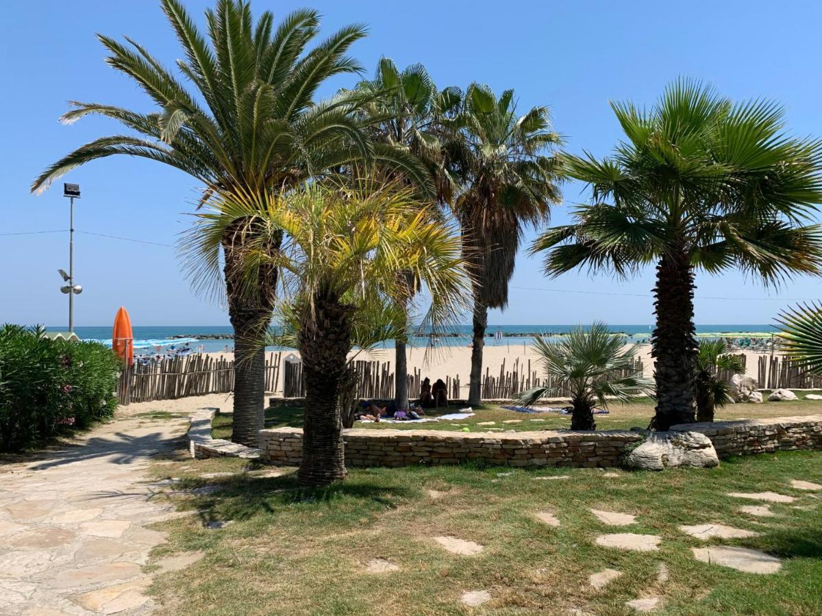 Locazione Turistica Mediterraneo Porto d'Ascoli Esterno foto